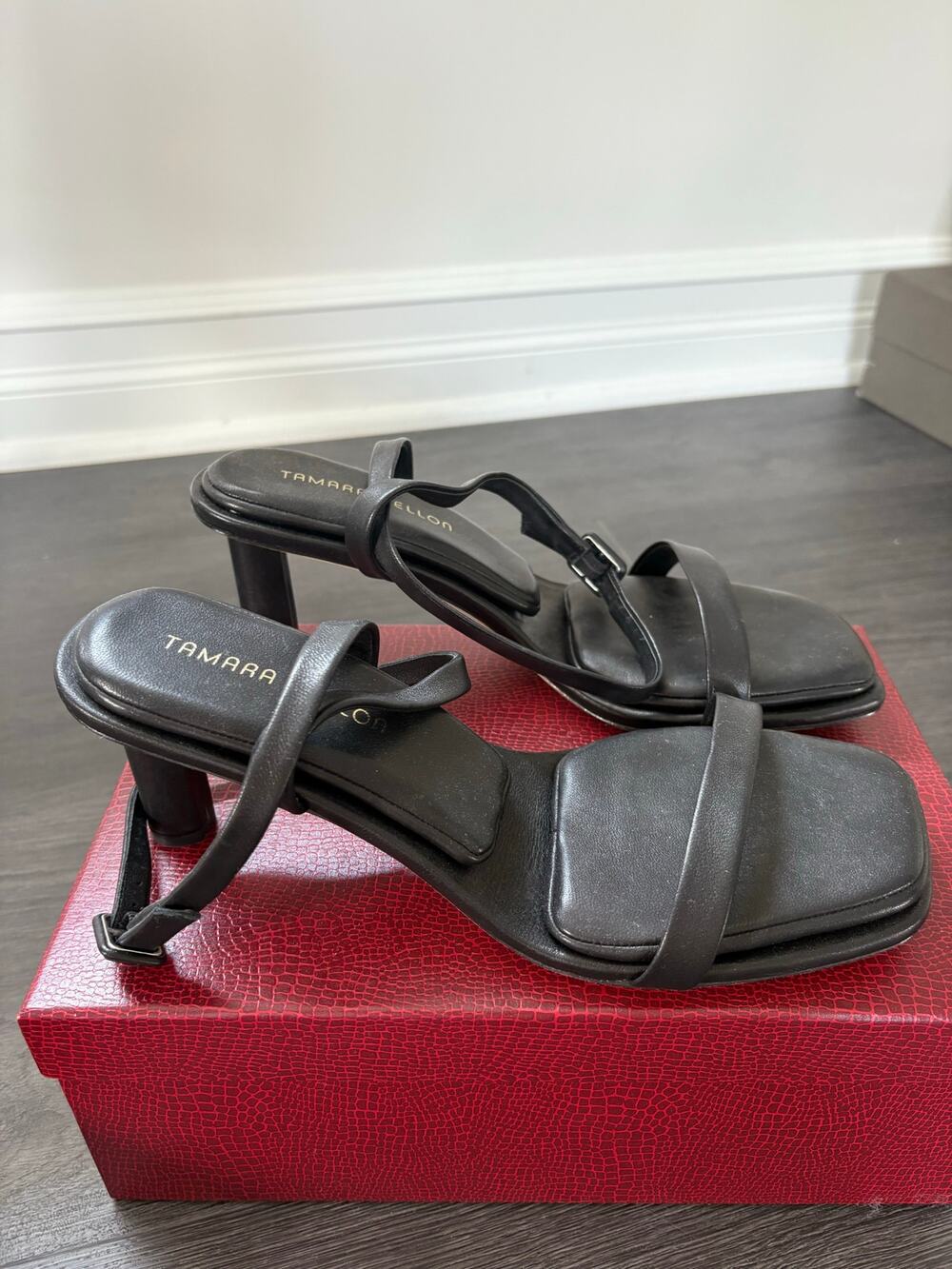 Tamara Mellon Black Sandals Size 9.5